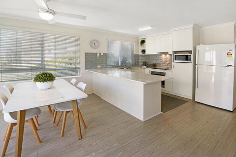 MAINSAIL8- MOOLOOLABA BEACH - Lismore Accommodation 0