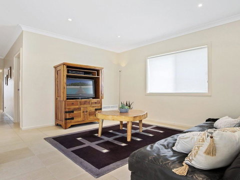 Mamorhomy - Beachfront Spacious Apartment - Lismore Accommodation 2