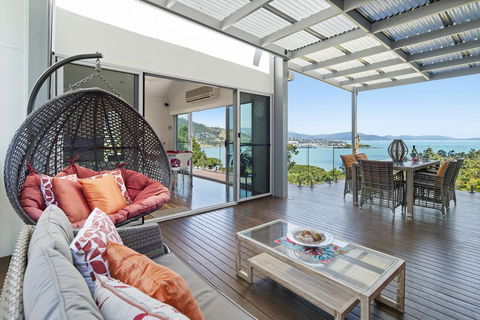 MANDALAY ESCAPE, SECLUSION & SERENITY WITH A POOL - Lismore Accommodation 0