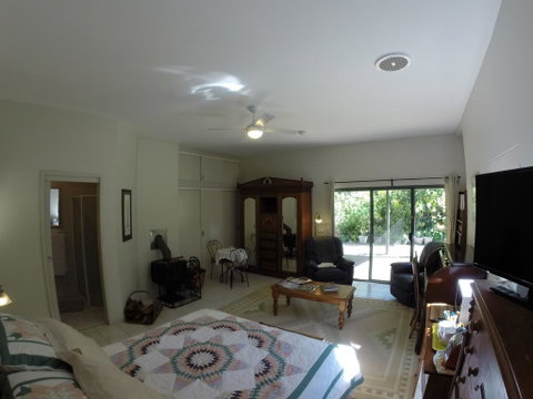 Mandalay House - Lismore Accommodation 2