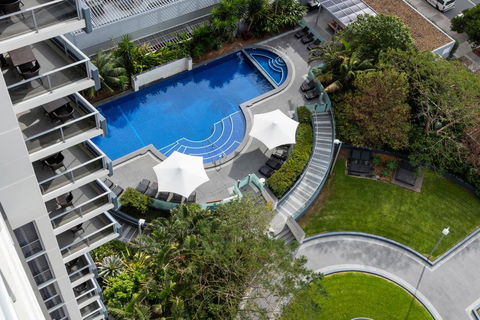 Meriton Suites Broadbeach - Lismore Accommodation 0