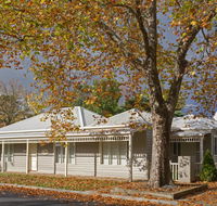 Mews Cottages - Lismore Accommodation