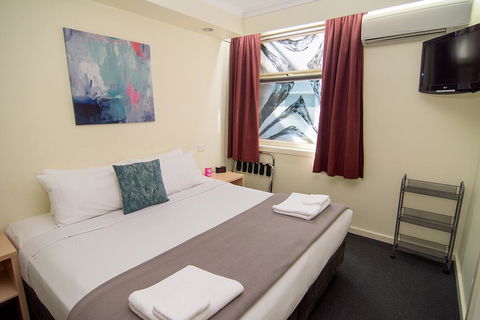 Miami Hotel Melbourne - Lismore Accommodation 1