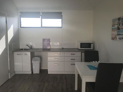 Mindarie Beach Studio - Lismore Accommodation 2