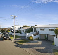 Minutes walk to Peregian Beach and surf - Unit 1/28 Pelican Street - Lismore Accommodation