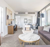 Modern home for 4 Silkari Suite Chatswood - Lismore Accommodation