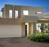 Modern Peaceful Beach Location - Secure Parking - Lismore Accommodation