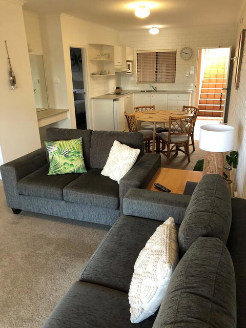 Mollymook Seascape Motel And Apartments - Lismore Accommodation 2