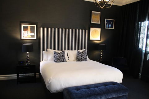 Mrs Banks Hotel - Lismore Accommodation 0