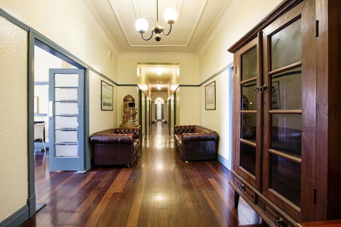 Captain Stirling Hotel - Lismore Accommodation 6