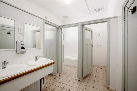 Captain Stirling Hotel - Lismore Accommodation 10