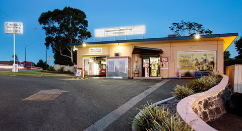 Captain Stirling Hotel - Lismore Accommodation 24