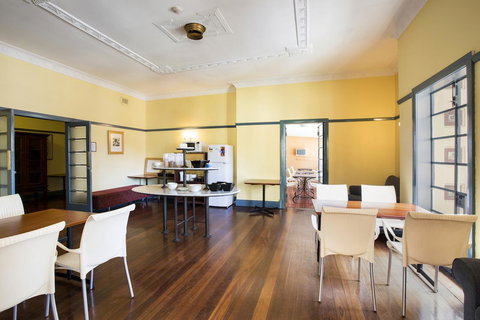 Captain Stirling Hotel - Lismore Accommodation 13