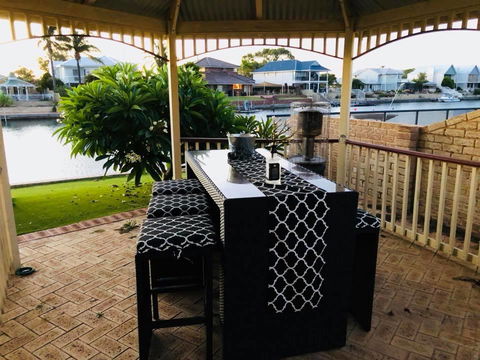LA ANCHOR ON THE CANALS (MANDURAH) - Lismore Accommodation 9