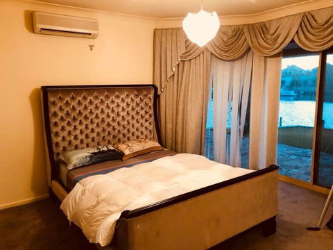 LA ANCHOR ON THE CANALS (MANDURAH) - Lismore Accommodation 12