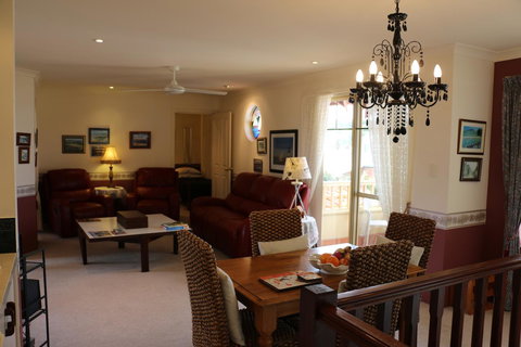 Crossland House - Lismore Accommodation 17