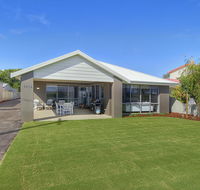 Into The Blue - Lismore Accommodation