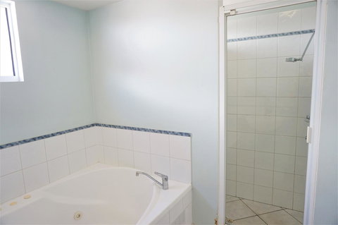 Osprey Holiday Village Unit 120 - Plenty Of Room For A Large Family - Lismore Accommodation 12