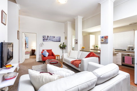 Como Executive Apartment - Lismore Accommodation 5