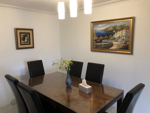 Charming Quiet Lodge-2 Minutes Walk To Shopping Complex - Lismore Accommodation 4