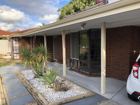 Charming Quiet Lodge-2 Minutes Walk To Shopping Complex - Lismore Accommodation 24