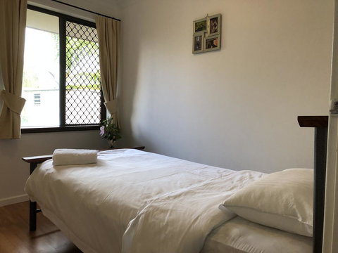 Charming Quiet Lodge-2 Minutes Walk To Shopping Complex - Lismore Accommodation 17