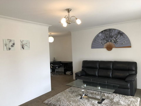 Charming Quiet Lodge-2 Minutes Walk To Shopping Complex - Lismore Accommodation 6