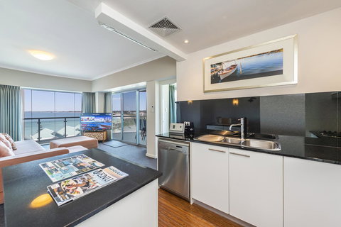 A 406 FANTASTIC OCEAN BEACH And MARINA VIEW APT - MANDURAH - Lismore Accommodation 18