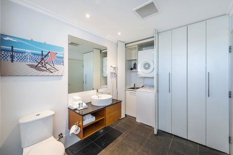 A 406 FANTASTIC OCEAN BEACH And MARINA VIEW APT - MANDURAH - Lismore Accommodation 15