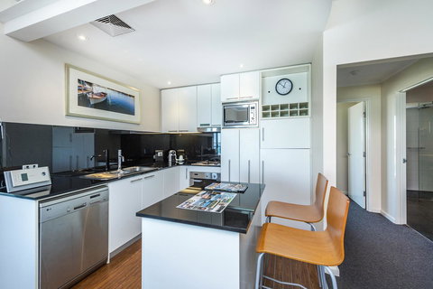A 406 FANTASTIC OCEAN BEACH And MARINA VIEW APT - MANDURAH - Lismore Accommodation 19