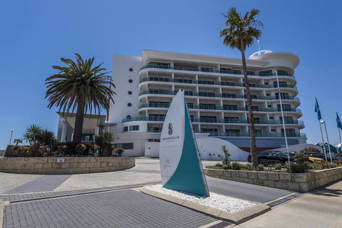 A 406 FANTASTIC OCEAN BEACH And MARINA VIEW APT - MANDURAH - Lismore Accommodation 3