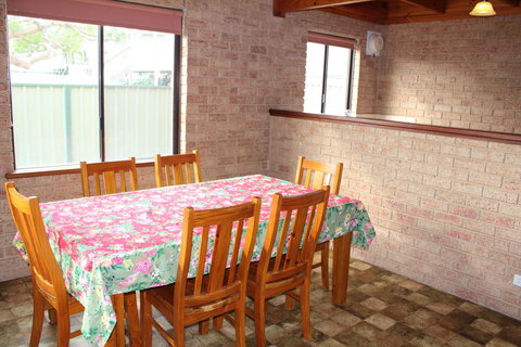 Kestrel Chalets - Lismore Accommodation 20