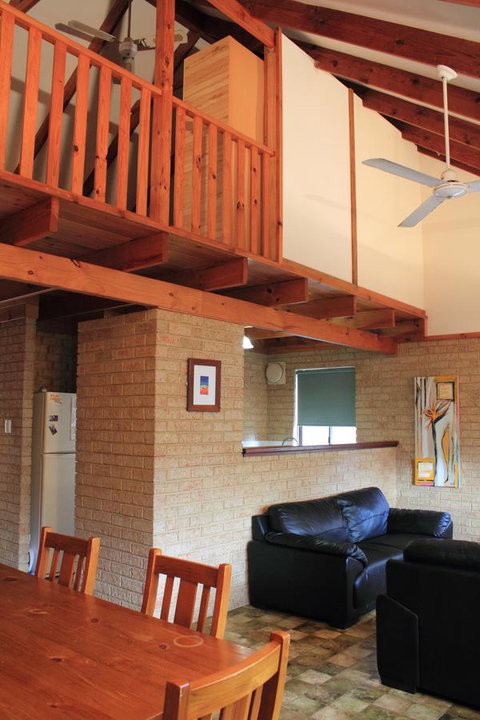 Kestrel Chalets - Lismore Accommodation 16