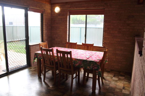 Kestrel Chalets - Lismore Accommodation 17