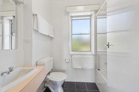 Coach House Launceston - Lismore Accommodation 22