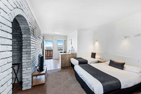 Coach House Launceston - Lismore Accommodation 13