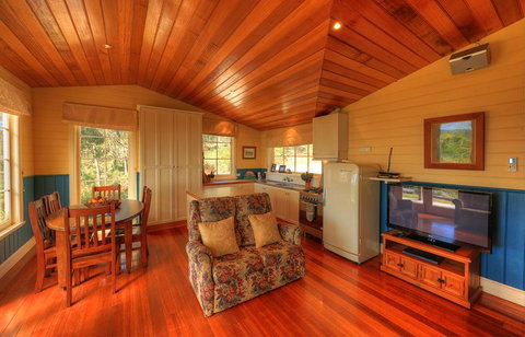 Island View Spa Cottage - Lismore Accommodation 7