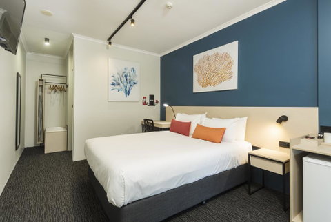 Nightcap At Edge Hill Tavern - Lismore Accommodation 0