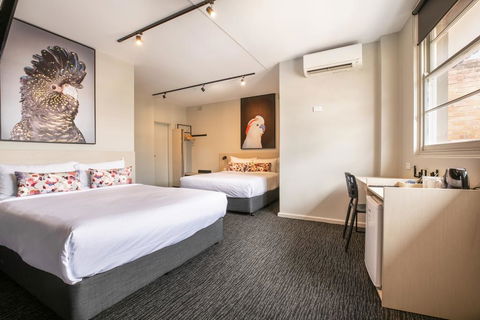 Nightcap At The Charles Hotel - Lismore Accommodation 1