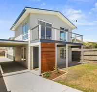 Ocean Chill 10 Minutes Drive to Phillip Island Pet Friendly Family Home Sleeps 8 - Lismore Accommodation