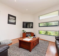 Ocean Whispers - Pets WiFi 300m Beach 3 Bdrm Linen - Lismore Accommodation