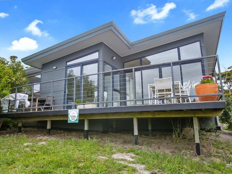 OCEANS 12 - Modern Ocean View Villa - Lismore Accommodation 3