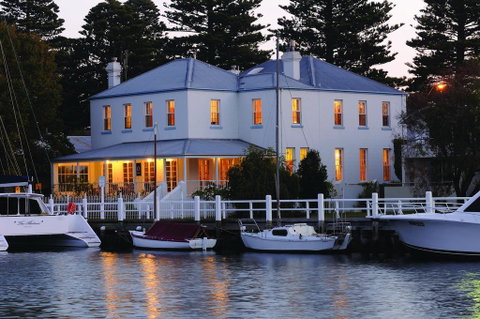 Oscars Waterfront Boutique Hotel - Lismore Accommodation 3