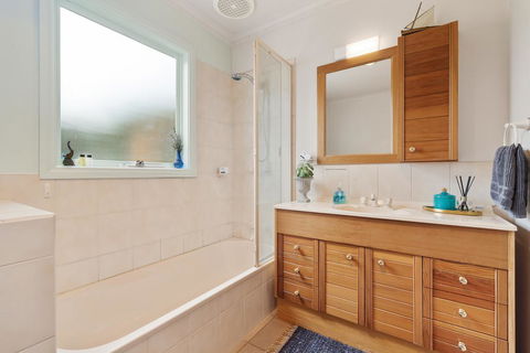 Ourania Luxury Bed And Breakfast Sleeps 7 - Lismore Accommodation 1