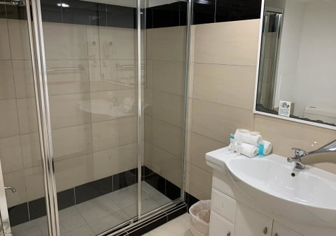 Outrigger Burleigh - Lismore Accommodation 3