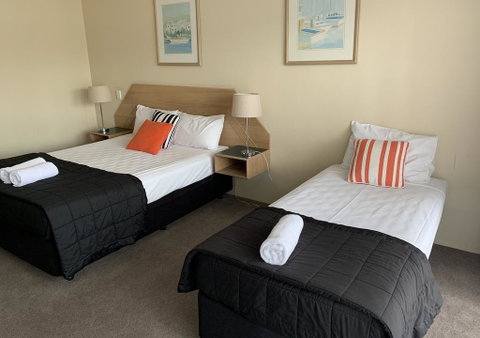 Outrigger Burleigh - Lismore Accommodation 2