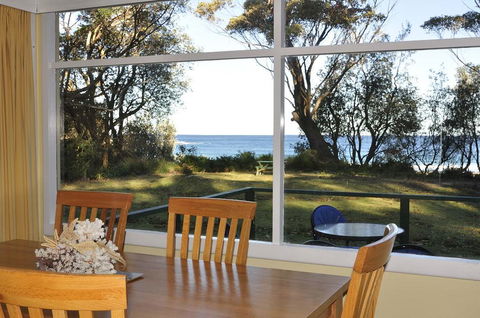 Pebbly Beach Shacks - Lismore Accommodation 1