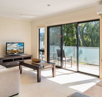 Penguins by the Beach - Lismore Accommodation