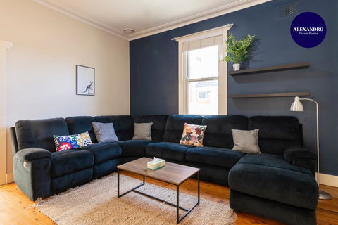 PET FRIENDLY FAMILY HOME WILLOUGHBY - Lismore Accommodation 2