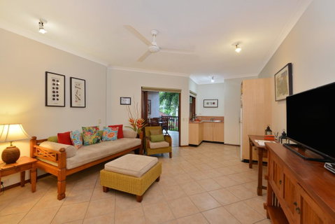 Poolside @ Hibiscus - Lismore Accommodation 0